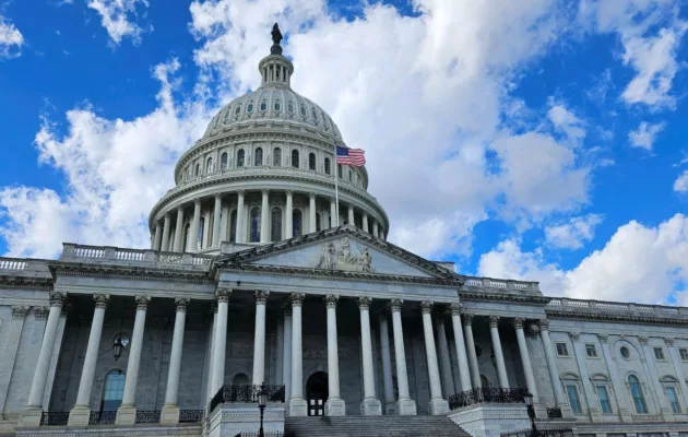 Picture of the US Capital buliding.